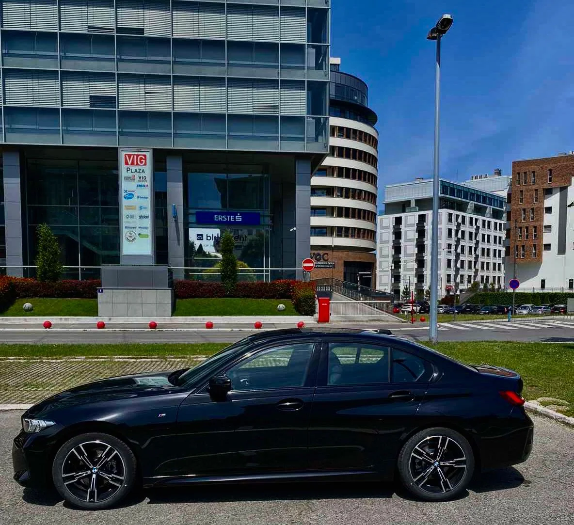 BMW 318i - BDC Rent a Car